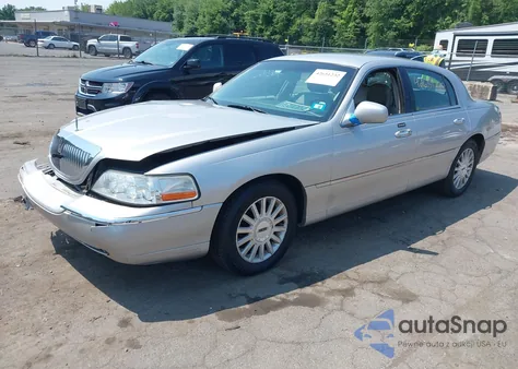 2003 Lincoln Town Car Executive из США, поврежденный, VIN 1LNHM81W23Y681045